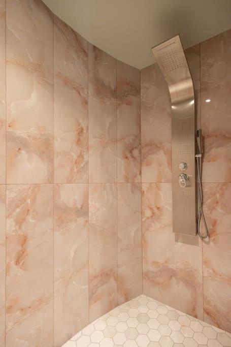 Smaragdi Luxury Jacuzzi Apartment Noho Premium Living Αθήνα Εξωτερικό φωτογραφία