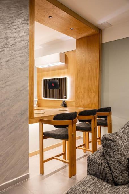 Smaragdi Luxury Jacuzzi Apartment Noho Premium Living Αθήνα Εξωτερικό φωτογραφία