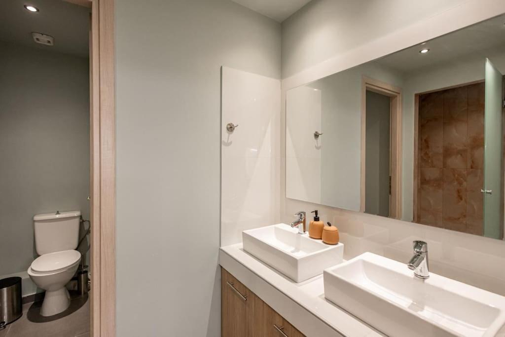 Smaragdi Luxury Jacuzzi Apartment Noho Premium Living Αθήνα Εξωτερικό φωτογραφία